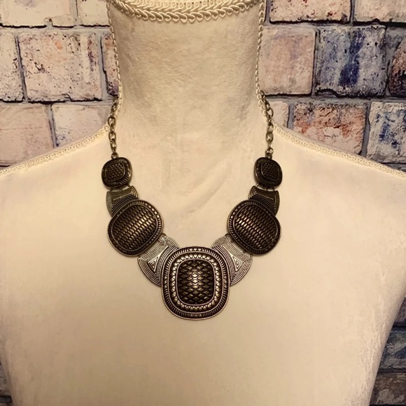 paparazzi Jewelry - ✨AZTEC DESIGNED CHAIN NECKLACE WITH EARRINGS✨